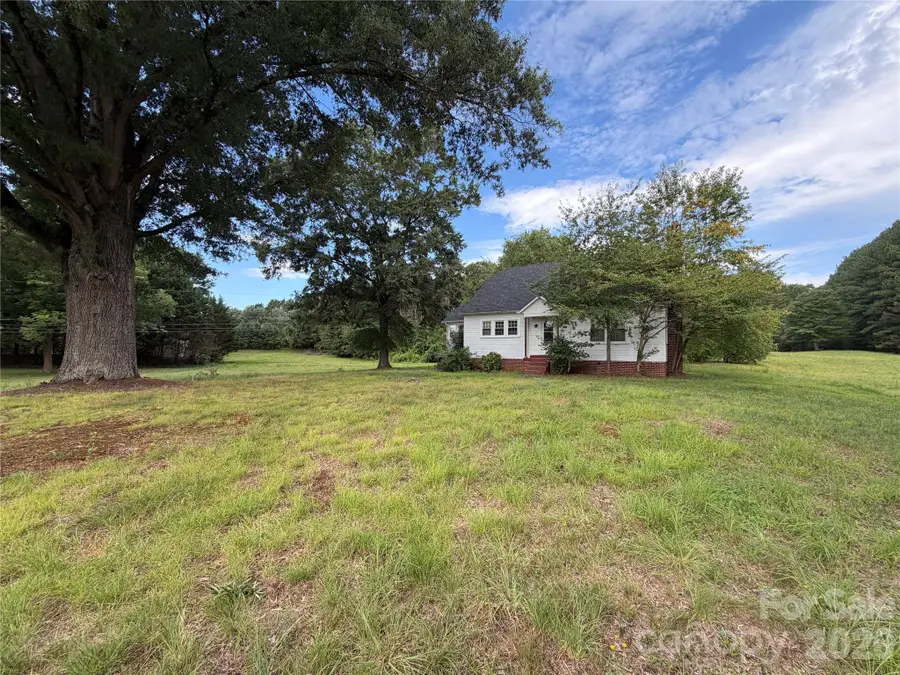 2607 20th Street Lane Ne, Hickory, NC 28601 - #2