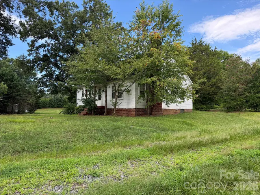 2607 20th Street Lane Ne, Hickory, NC 28601 - #3