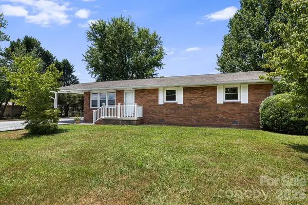 490 Ecusta Road, Brevard, NC 28712
