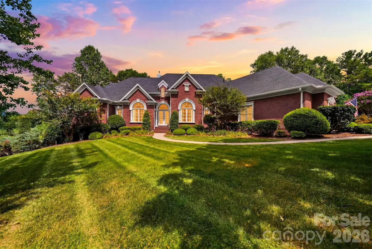 3745 Pinecrest Drive Ne, Hickory, NC 28601 - #1