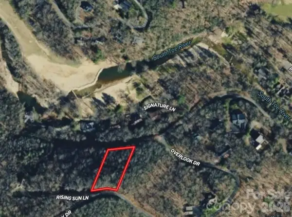 000 Sweetwater Ridge Drive #32, Burnsville, NC 28714