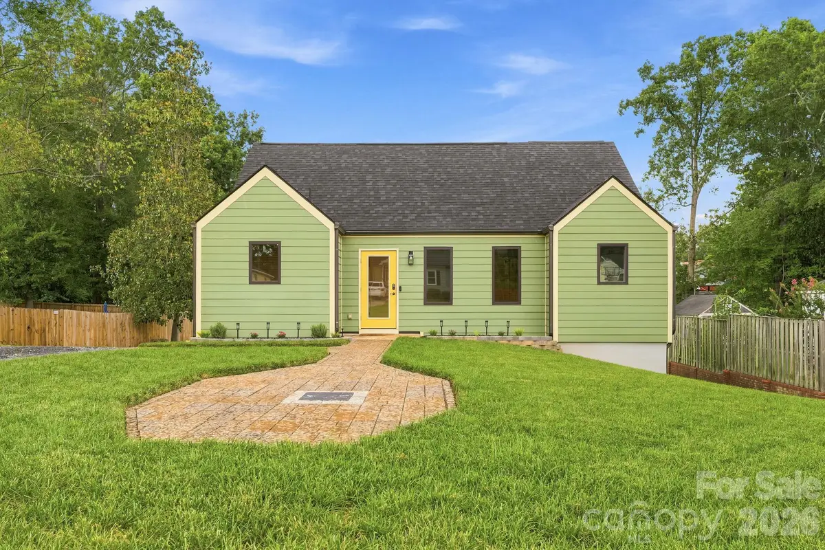 108 W Lee Avenue, Bessemer City, NC 28016 - #1