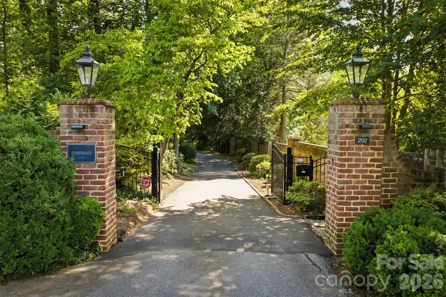202 Woodside Place Sw, Lenoir, NC 28645 - #3
