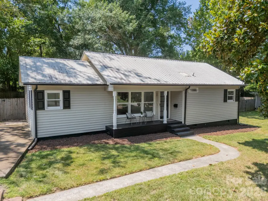 109 W Leroy Street, Fort Mill, SC 29715 - #2
