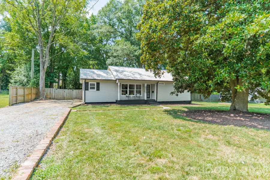 109 W Leroy Street, Fort Mill, SC 29715 - #3