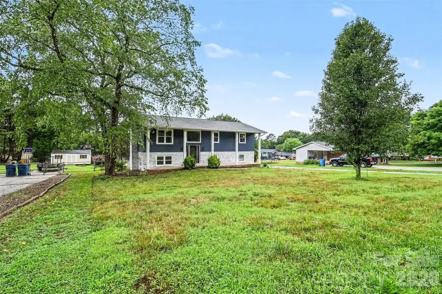 2310 24th Avenue Ne, Hickory, NC 28601 - #3