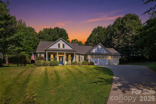 3809 Creek Ridge Drive, Denver, NC 28037