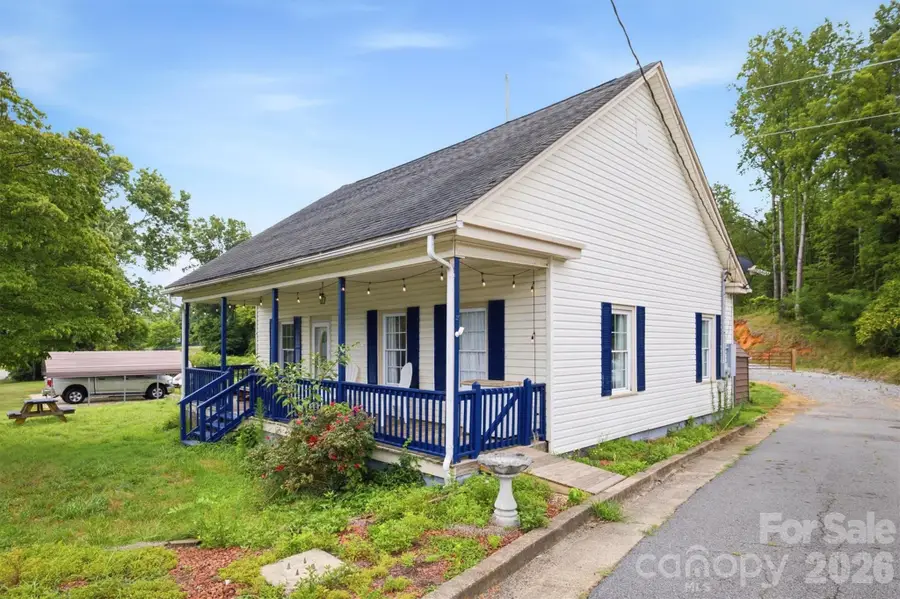 302 Catawba Avenue, Hickory, NC 28601 - #2