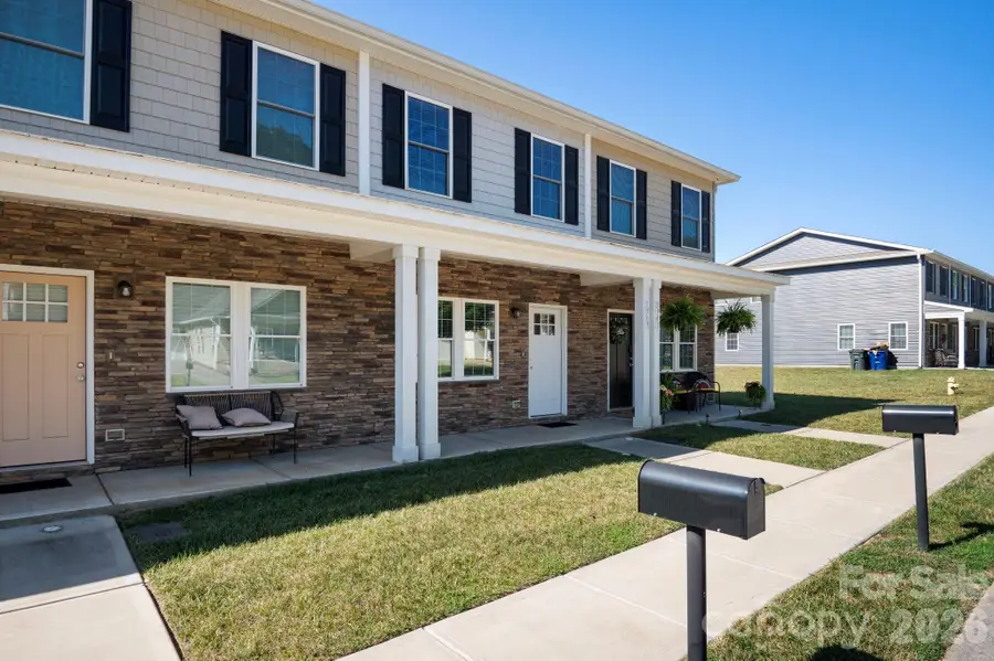 3939 Newhall Drive, Hickory, NC 28601 - #2