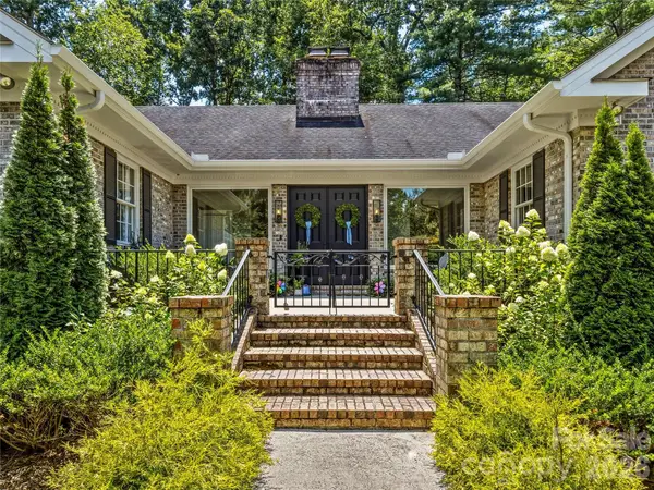 4 Hemlock Road, Asheville, NC 28803