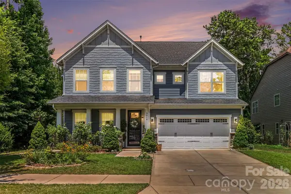 9014 Manor Oak Court, Charlotte, NC 28277