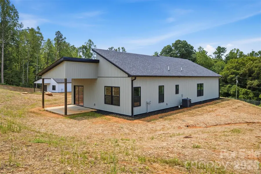 913 Overlook Drive Sw, Lenoir, NC 28645 - #2