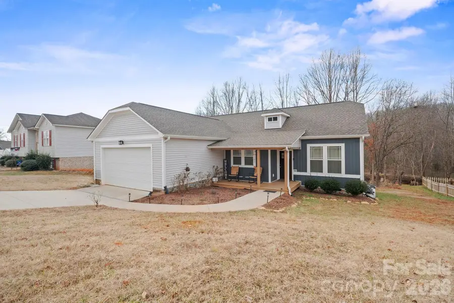 1544 Farmington Hills Drive, Conover, NC 28613 - #2