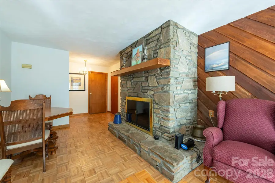 35 Upper Moffitt Road, Asheville, NC 28805 - #3
