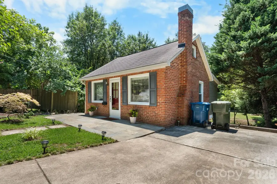 407 10th Street Drive Nw, Hickory, NC 28601 - #2