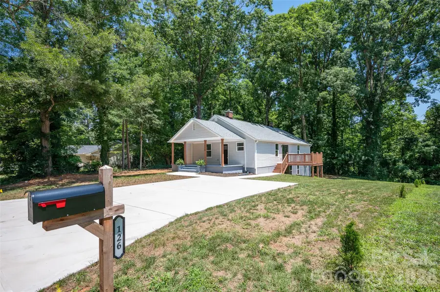 126 39th Avenue Court Nw, Hickory, NC 28601 - #2