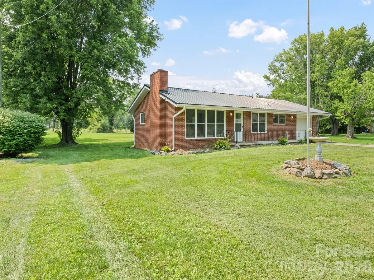 70 Levi Street, Clyde, NC 28721 - #1