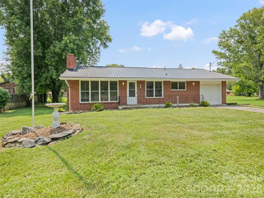 70 Levi Street, Clyde, NC 28721 - #2