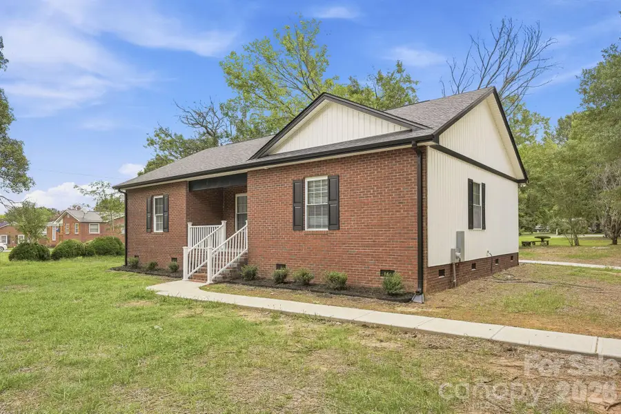 302 Hunter Street, York, SC 29745 - #2
