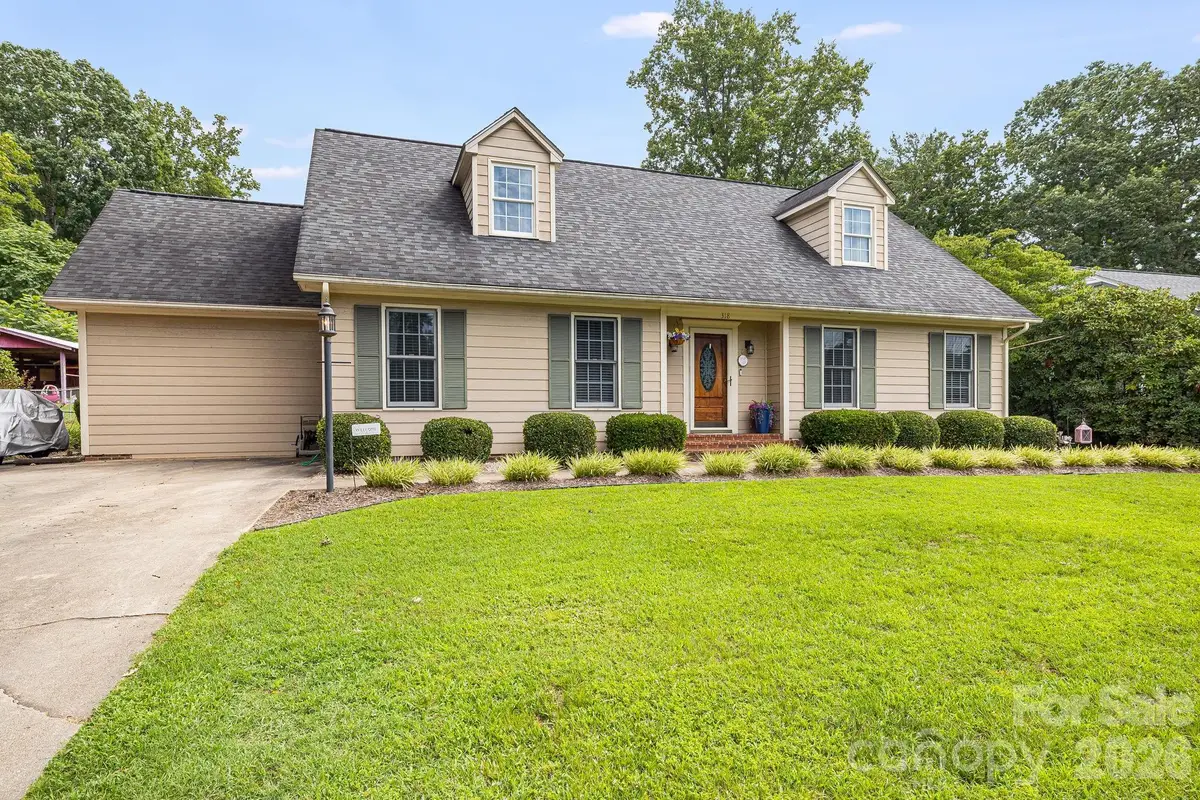 318 Sharon Avenue Nw, Lenoir, NC 28645 - #1