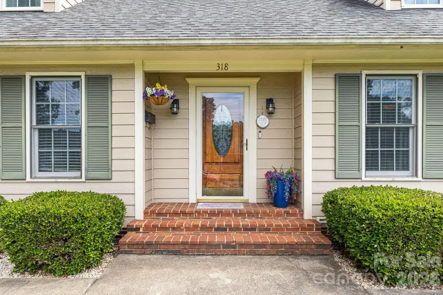 318 Sharon Avenue Nw, Lenoir, NC 28645 - #2