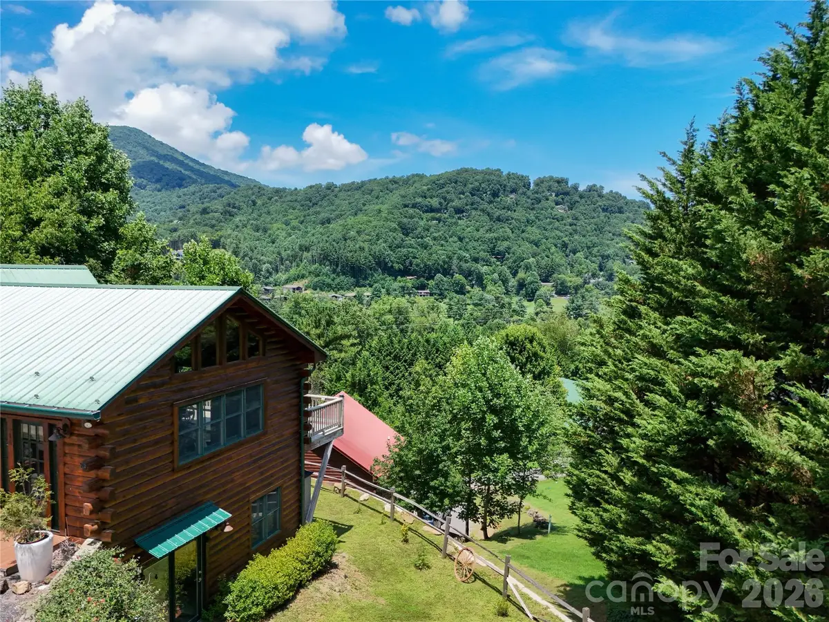 16 Hiawatha Drive, Maggie Valley, NC 28751 - #1