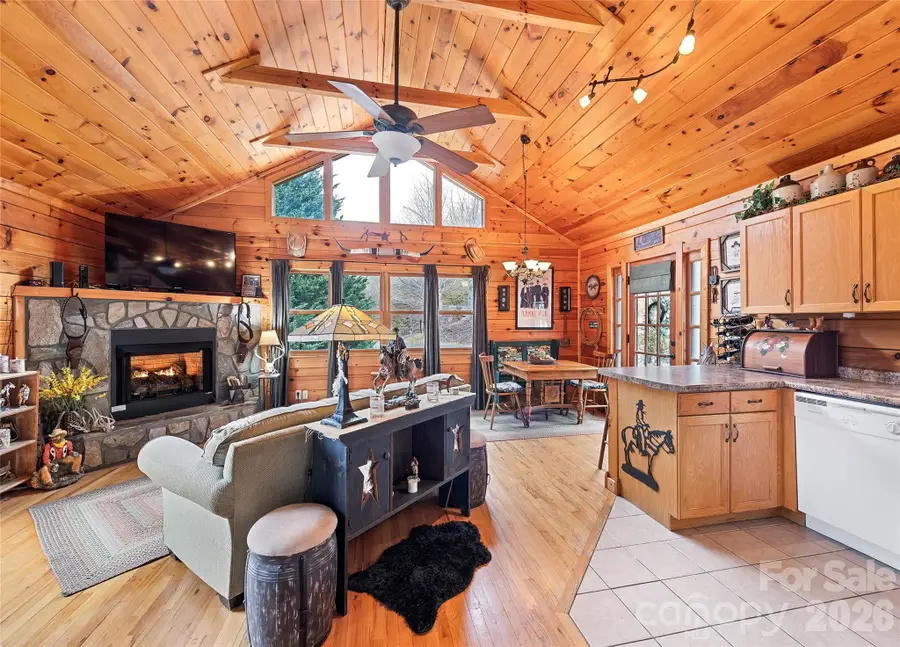 16 Hiawatha Drive, Maggie Valley, NC 28751 - #2
