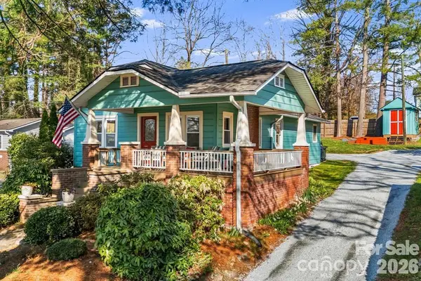 1207 Willow Road, Hendersonville, NC 28739