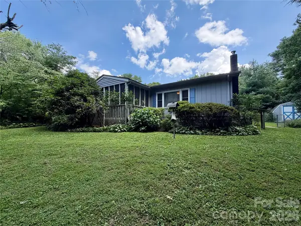 5 Dewberry Drive, Hendersonville, NC 28792