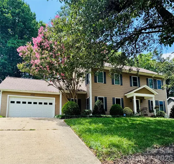 2941 8th Street Court Ne, Hickory, NC 28601