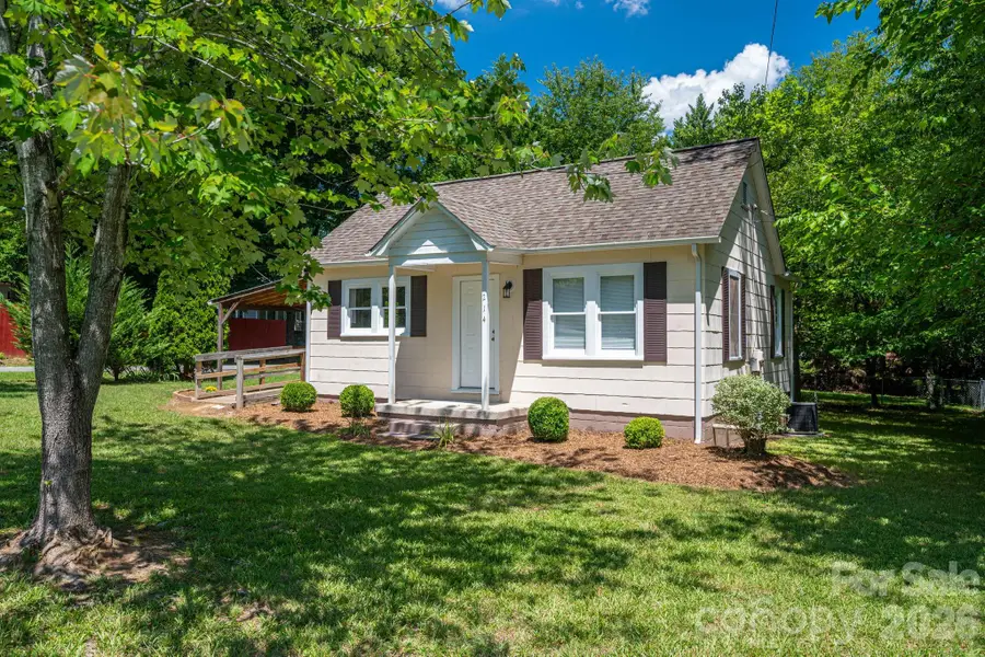 214 23rd Street Nw, Hickory, NC 28601 - #3