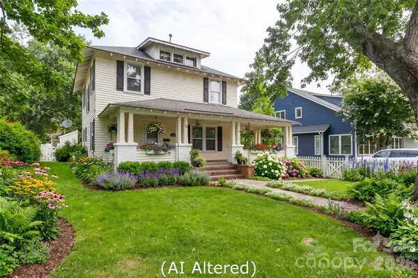 729 5th Avenue W, Hendersonville, NC 28739