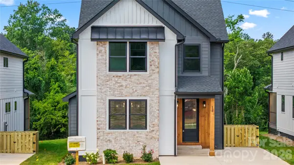 12 S Martha Kate Drive #21, Hendersonville, NC 28792