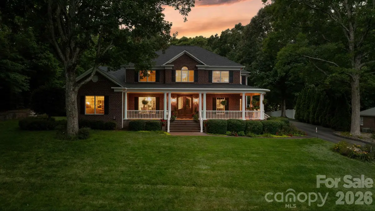 3740 Pinecrest Drive Ne, Hickory, NC 28601 - #1