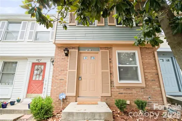 7301 Pebblestone Drive #Apt D, Charlotte, NC 28212
