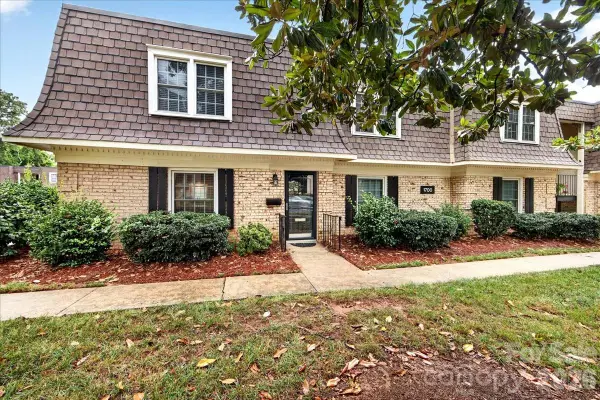 1700 Roxborough Road #A, Charlotte, NC 28211