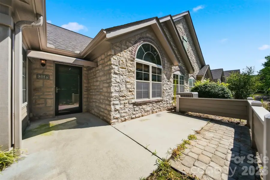 808 Wynnshire Drive #B, Hickory, NC 28601 - #2