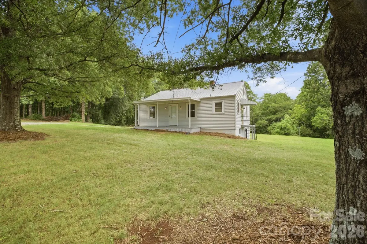 825 21st Street Drive Se, Hickory, NC 28602 - #1