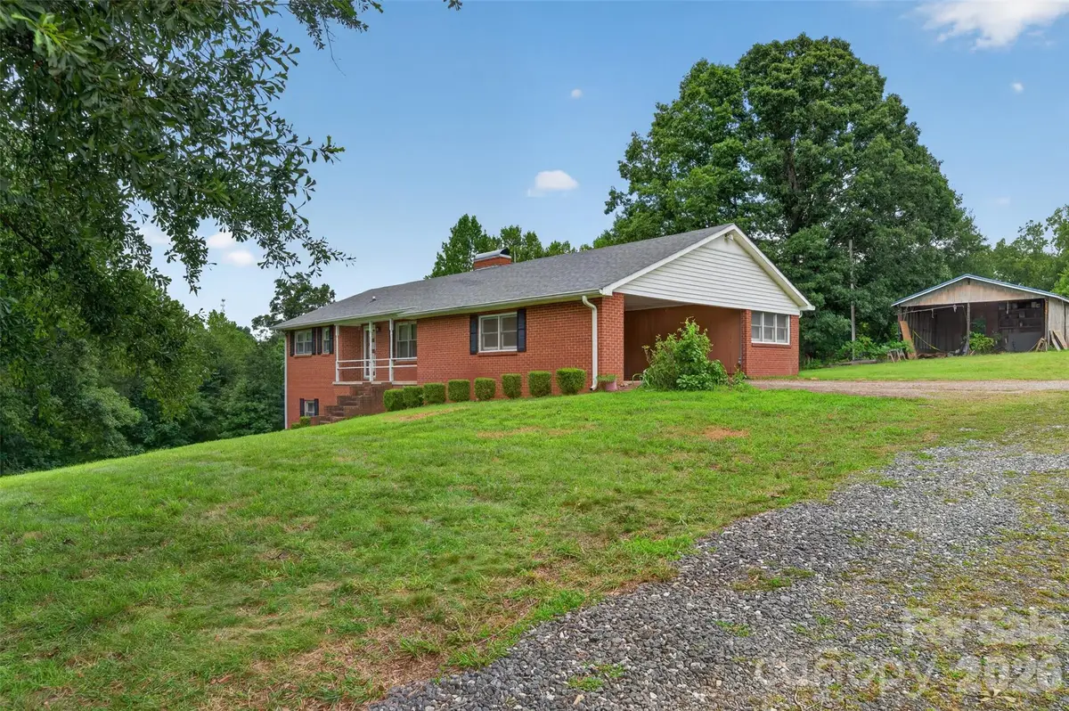 147 B And S Lane, Hickory, NC 28601 - #1