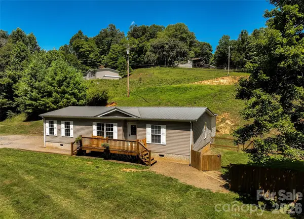 797 Pleasant Valley Road, Burnsville, NC 28714