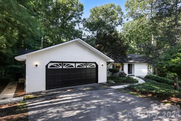 18 E Rosewood Trail, Hendersonville, NC 28739