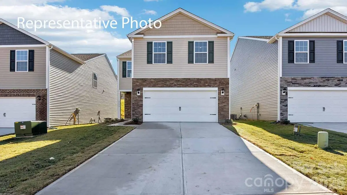 672 13th Avenue Drive Ne, Hickory, NC 28601 - #1