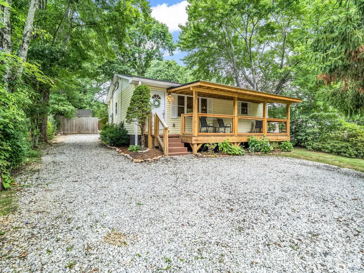 407 Hiawassee Avenue, Black Mountain, NC 28711 - #1