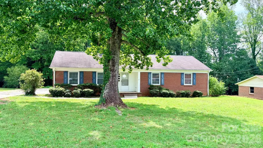 2808 28th Street Ne, Hickory, NC 28601 - #2