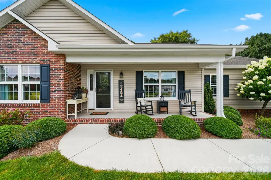 2404 23rd Street Drive Ne, Hickory, NC 28601 - #3