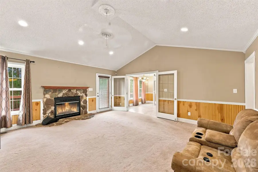 199 Bethlehem Manufacturing Lane, Hickory, NC 28601 - #3