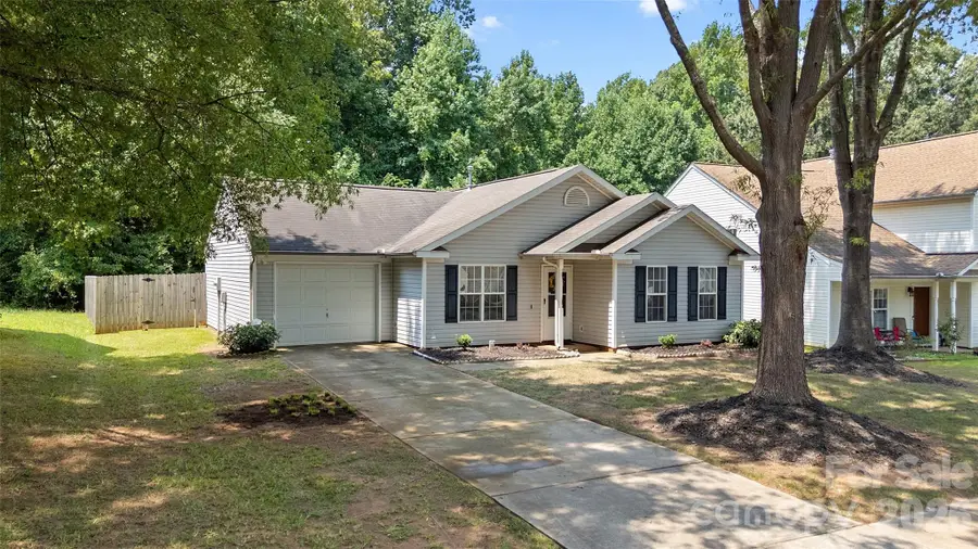 8019 Shiny Meadow Lane, Charlotte, NC 28215 - #2
