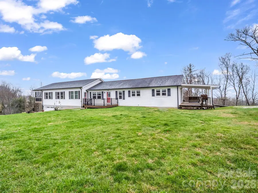1086 Carters Ridge Road, Spruce Pine, NC 28777 - #3