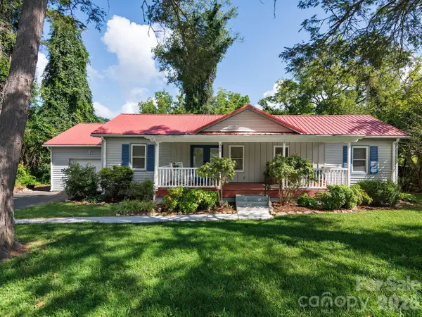 304 Old Haw Creek Road, Asheville, NC 28805