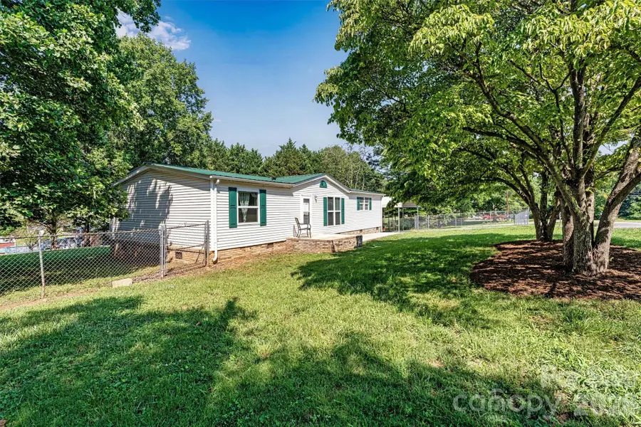 5135 36th Street Drive Ne, Hickory, NC 28601 - #3
